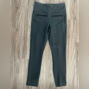 Athleta Pants  Athleta Zippered Pockets Pants Color: Gray Size: XS